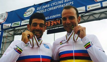Ávila y Font con sus respectivas medallas