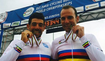 Ávila y Font con sus respectivas medallas