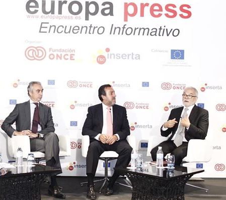 De izquierda a derecha, Miguel Ferre, Miguel Carballeda y Javier Nadal, durante el encuentro organizado por Europa Press