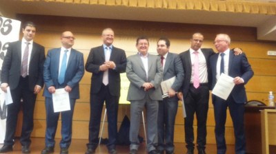 Los alumnos que han superado el Programa Proyecta II, con el director general y los responables de Juego, el día en que recibieron sus diplomas