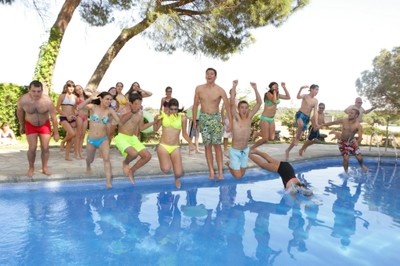 Los juegos en la piscina son una de las actividades que más entusiasmo despierta