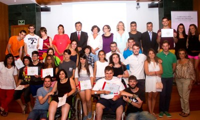 Foto de familia de todos los participantes en la Universidad de Granada 