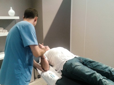 Profesional de la nueva clínica de fisioterapia en Madrid