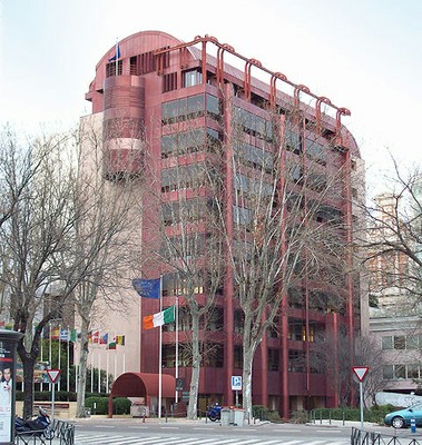 Fachada de la oficina del Parlamento Europeo en España