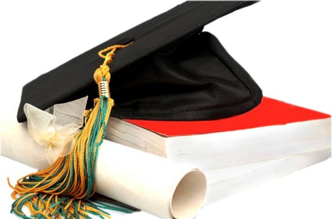 Atributos del doctorado, diploma, birrete....