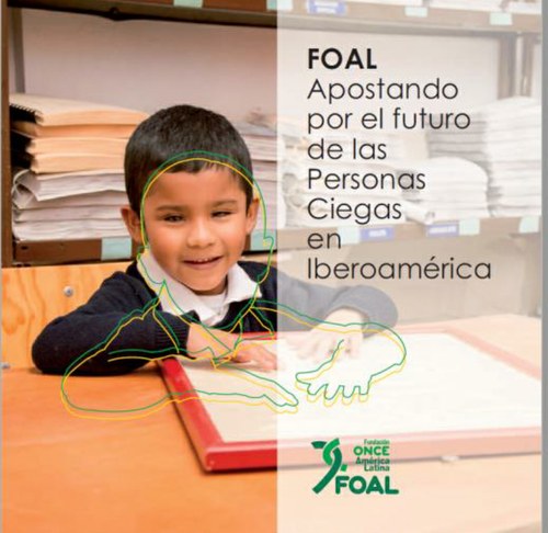 Portada de publicación de FOAL con la imagen de un escolar ciego en el aula