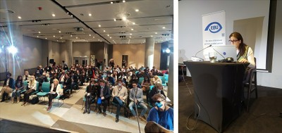Bárbara Martín a la derecha. Participantes presenciales en la conferencia a la izquierda.