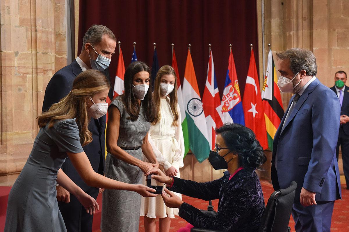 Momento de la audiencia de la Familia Real a Teresa Perales la mañana previa a la ceremonia (Foto:FPA)