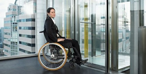 Mujer con discapacidad