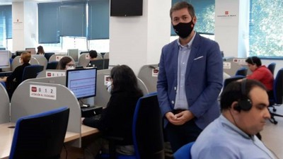 El viceconsejero durante la visita 