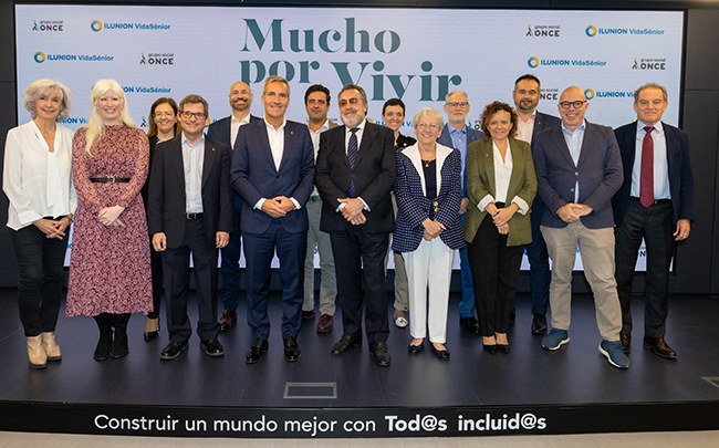 Todos los participantes en la presentación