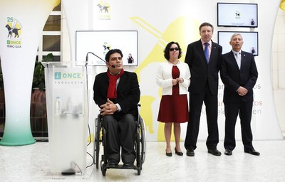 El director general de Personas con Discapacidad de la Junta de Andalucía, Gonzalo Rivas, se dirige a los presentes