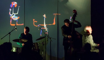 El Ignasi Terraza Trío actuó en la inauguración en el teatro de la Universidad de Toledo