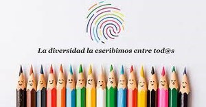 Imagen en la que se presentan varios lápices de diferentes colores en los que se dibuja una cara y se acompaña en la parte superior la frase: "La diversidad la escribimos entre tod@s".