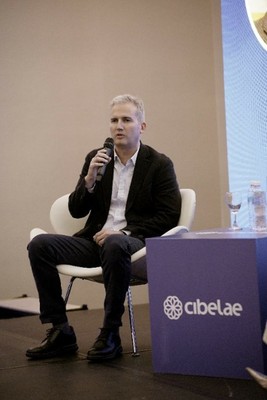 Alfonso Galiano en el acto de apertura del seminario