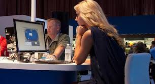Mujer jugando online